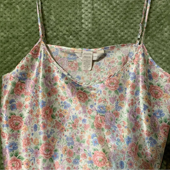 Private Luxeries - Picture 4 of 4